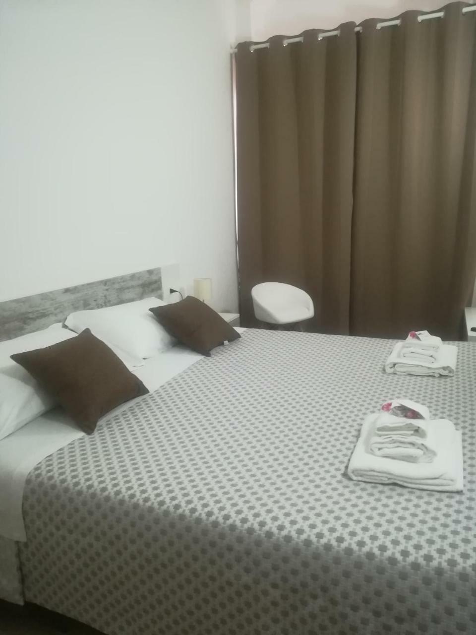 Bed and Breakfast B.House Кальяри Экстерьер фото